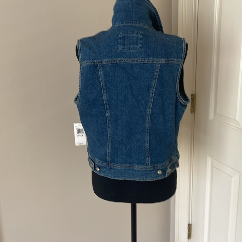 NWT. Denim vest by Live a Little size medium - Picture 2 of 6